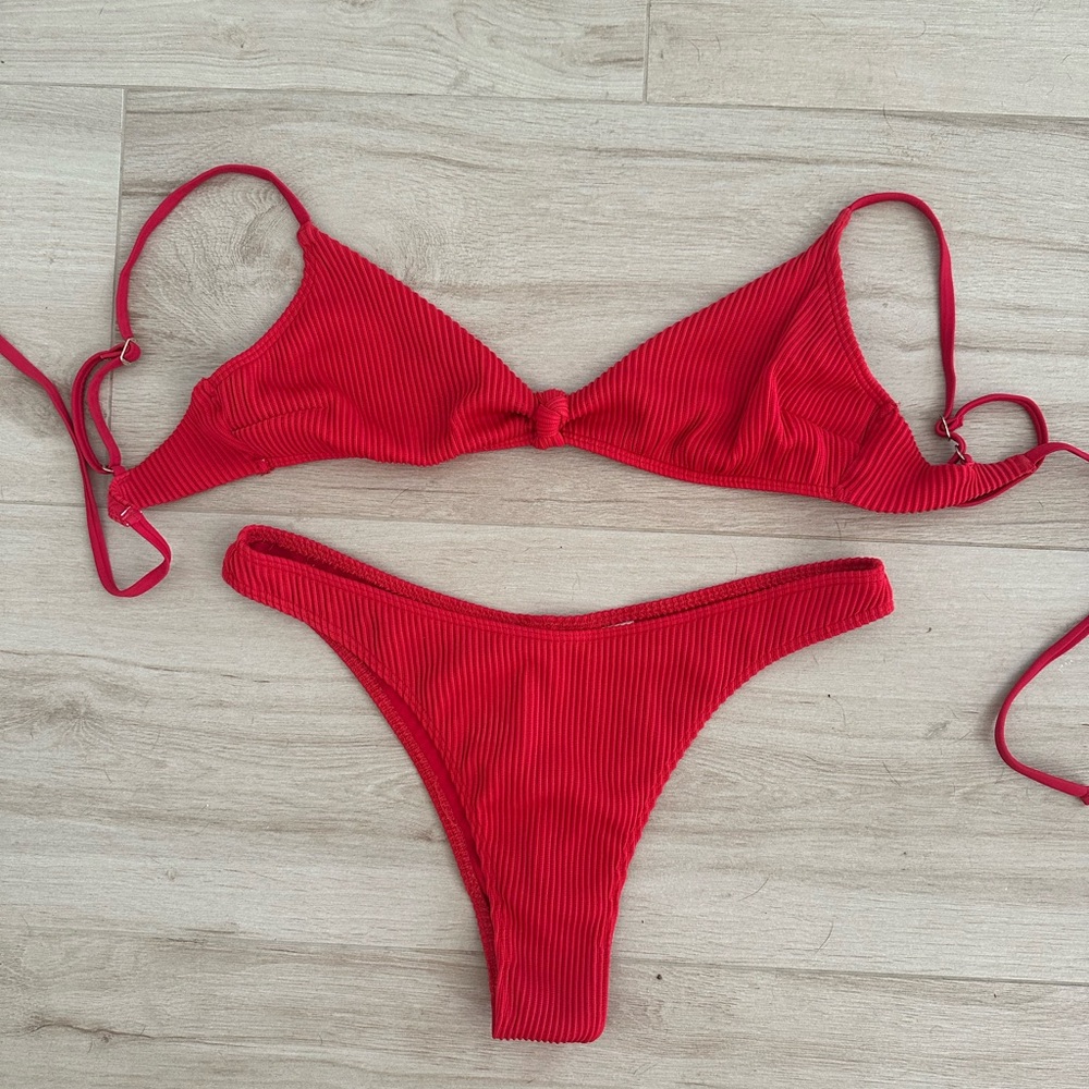HOLLISTER red ribbed bikini (small top, medium bottom)